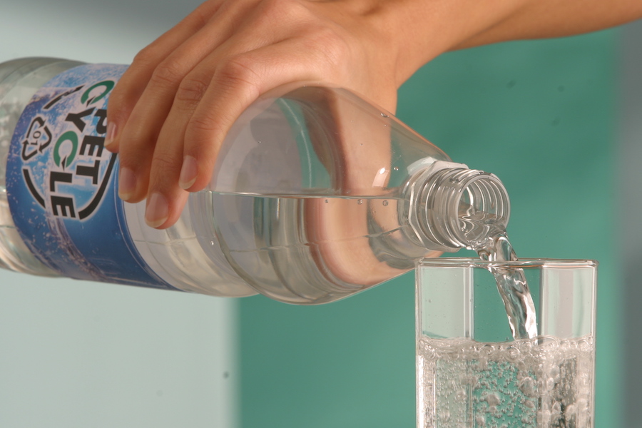 Petcycle PET Flasche Mineralwasser Kreislaufwirtschaft Getränkeverpackungen